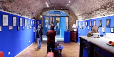 Photo de la galerie d'exposition rue Longue.