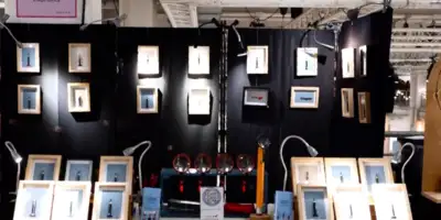 Autre photo du stand de l'id d'art de novembre 2025.